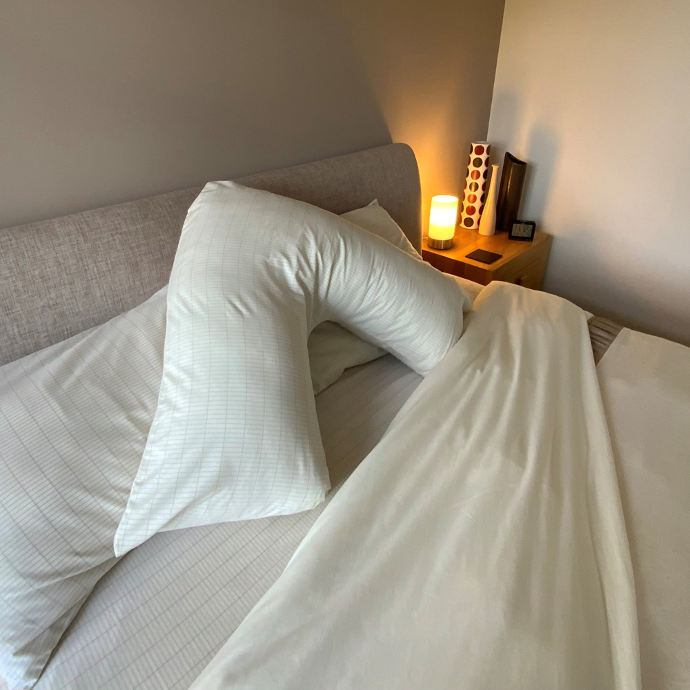 V-Shaped-Earthing-Pillow-Sleep-Earthed-UK-Made